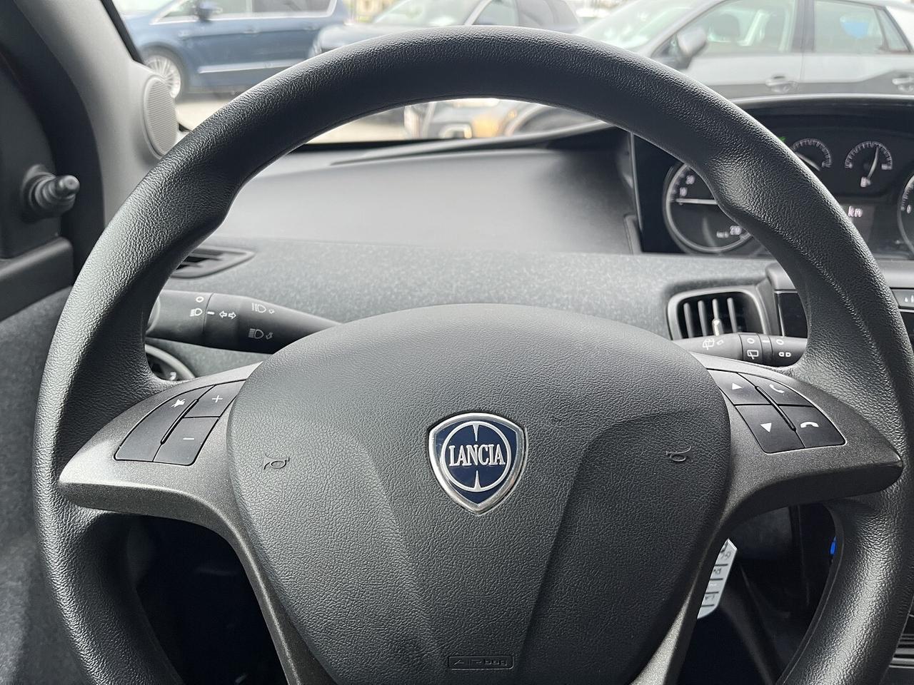 LANCIA YPSILON 1.7 70 CV FIREFLY SILVER