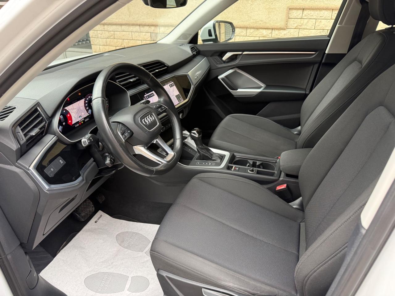 Audi Q3 35 TDI S tronic Business