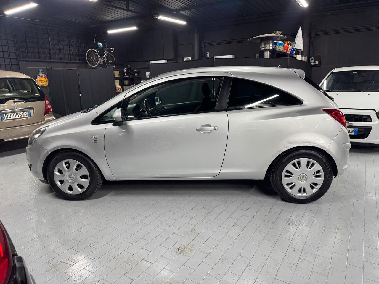 Opel Corsa 1.2 3 porte Elective Neopatentati
