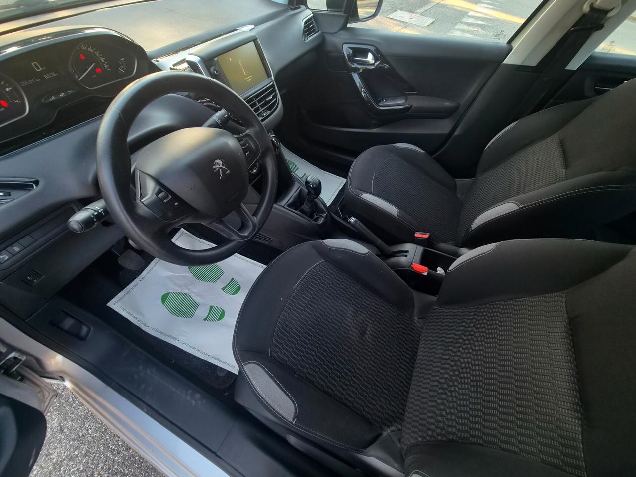Peugeot 208 Benzina 1.2 E6 82cv neopatentati