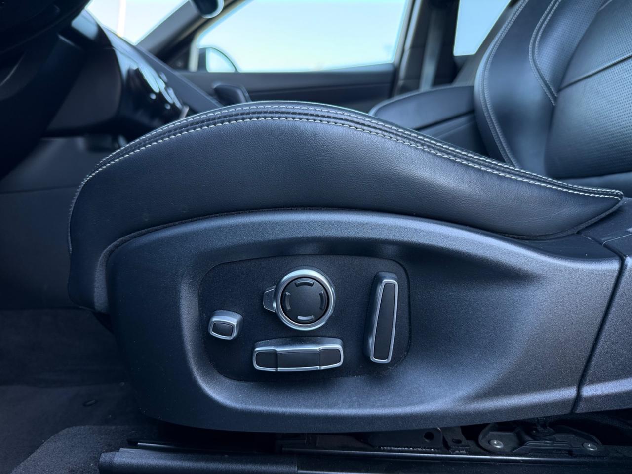 Jaguar E-Pace 2.0D 180 CV AWD aut. R-Dynamic