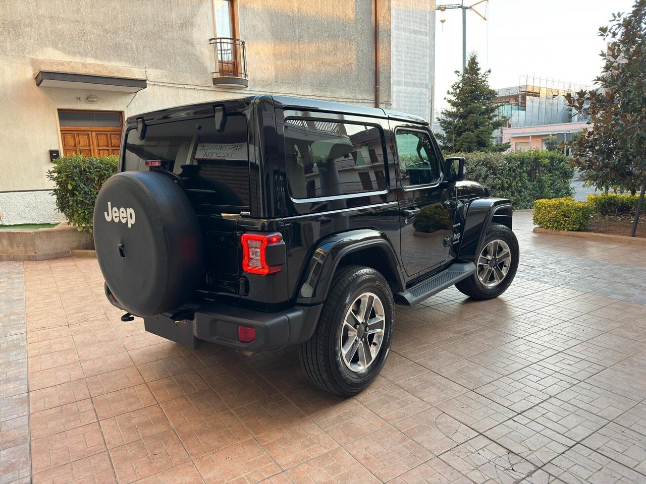 Jeep Wrangler 2.0 Turbo Sahara 272 cv