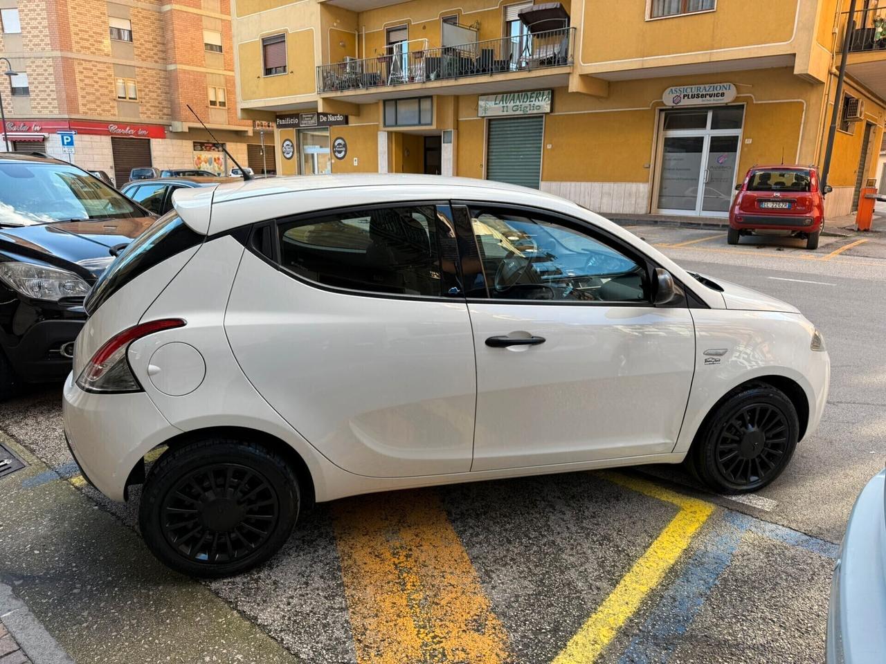 Lancia Ypsilon 1.2 69 CV 5 porte GPL Ecochic Gold