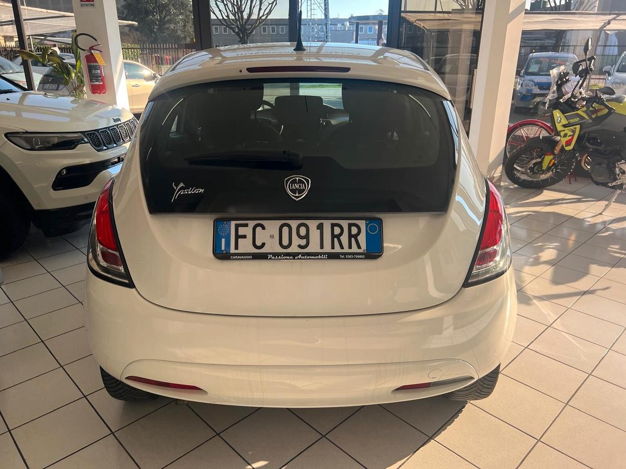 Lancia Ypsilon 1.2 69 CV 5 porte GPL Ecochic Platinum