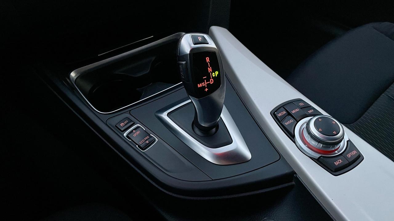 BMW 318D TOURING 2.0 BUSINESS 143CV - FULL LED, PORTELLONE ELETTRICO, NEOPATENTATI