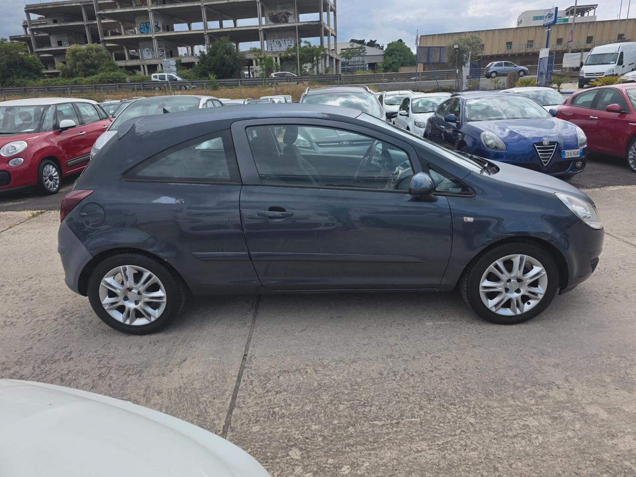 Opel Corsa 1.2 3 porte Enjoy