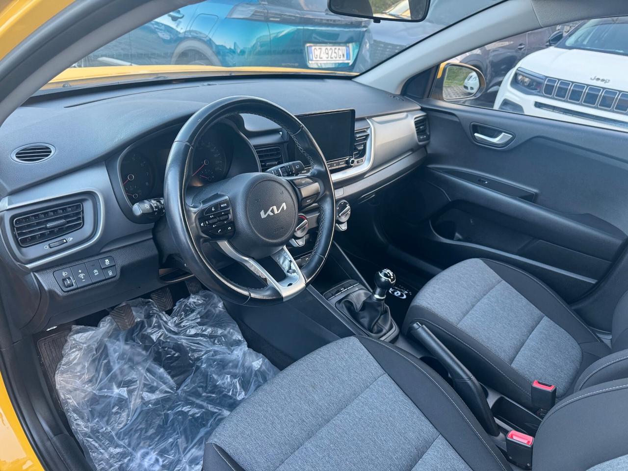 KIA Stonic 1.2cc DPI 84cv Urban