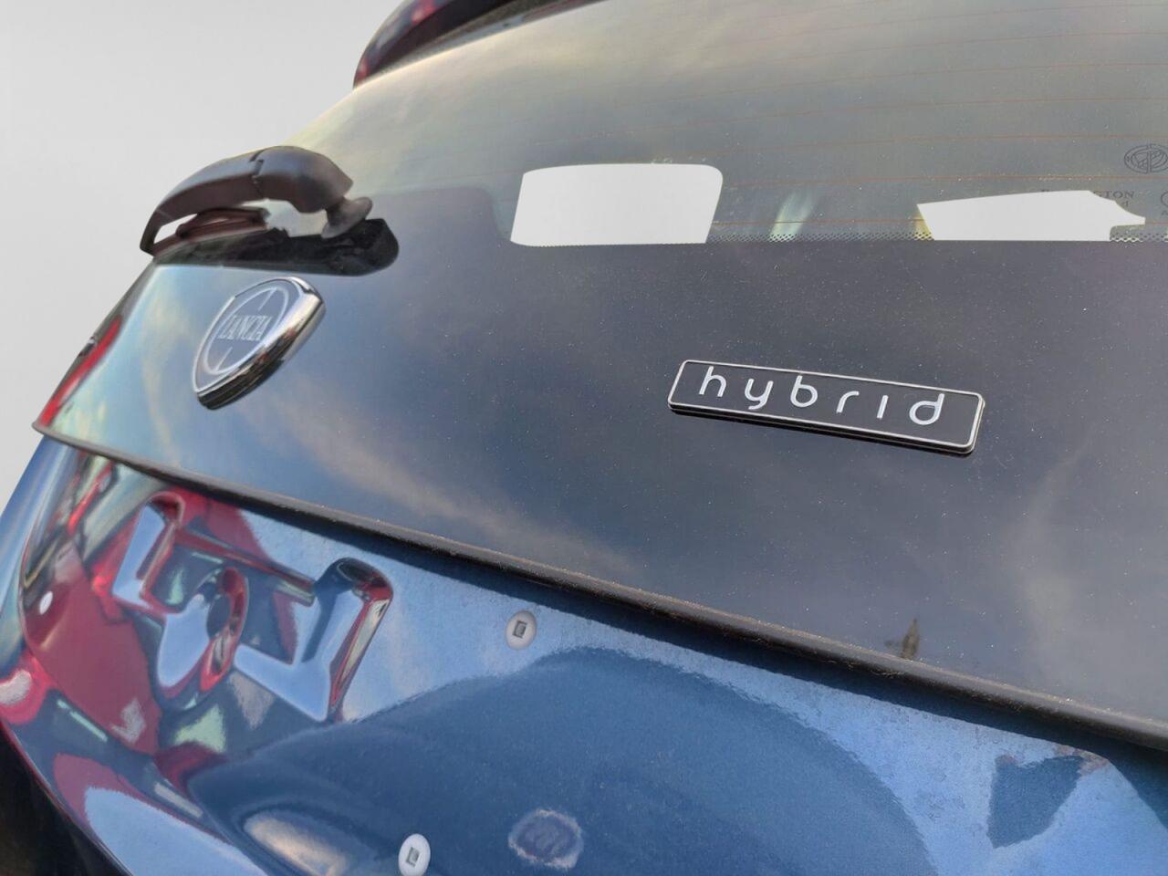LANCIA Ypsilon III 2021 - Ypsilon 1.0 firefly hybrid Silver s&s 70cv