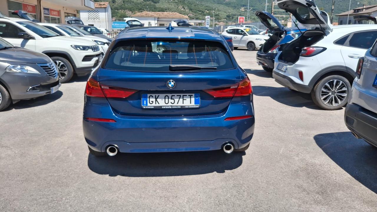 Bmw 118 118d 5p. Business Advantage