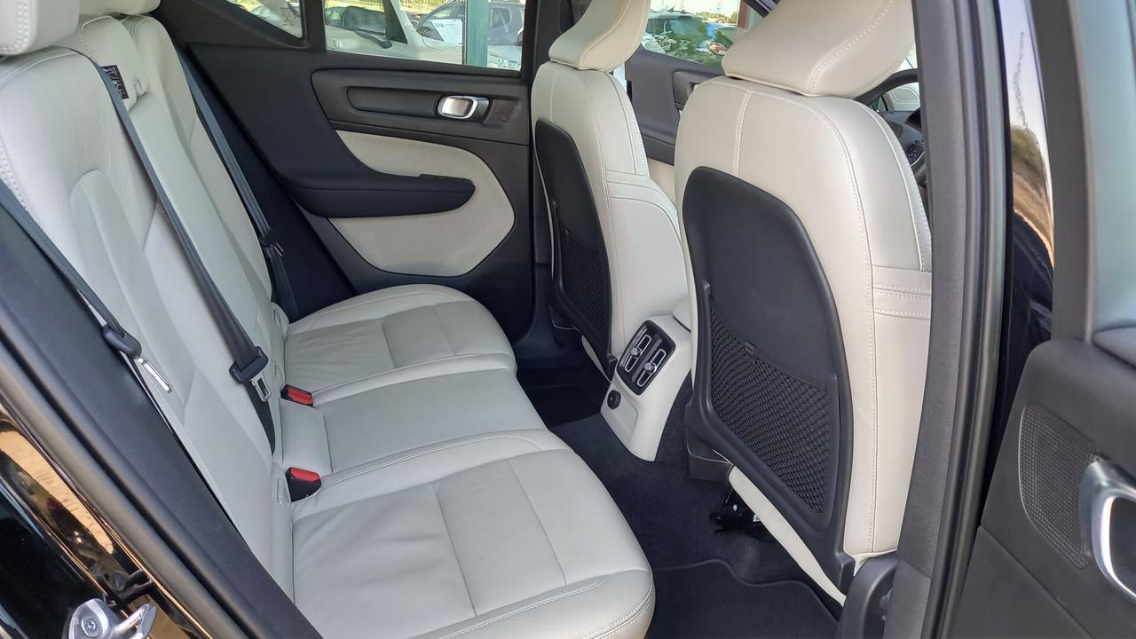 Volvo XC40 T5 Recharge Plug-in Hybrid Inscription Expression auto