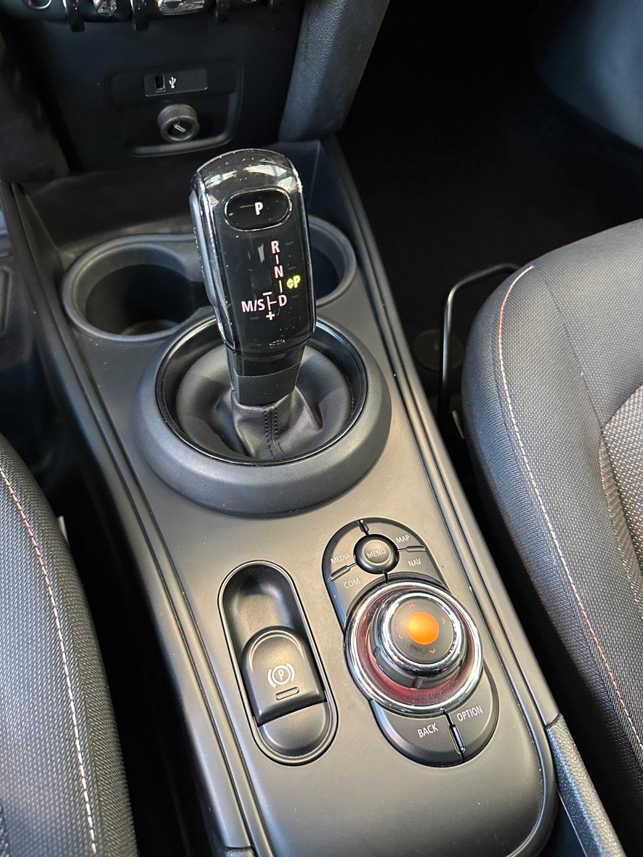 Mini Countryman One Classic 1.5 Auto - LED - Navi - Carplay - 17" - OK Neopat. - IVA