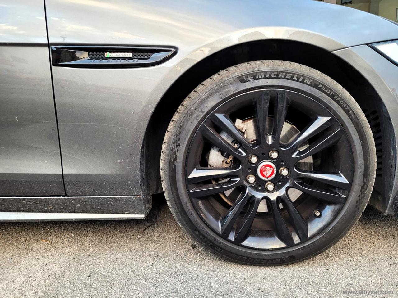 JAGUAR XE 2.0 D Turbo 180 CV aut. R-Sport