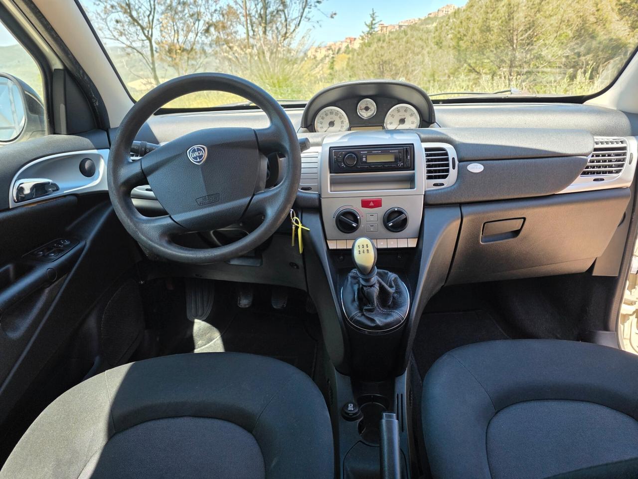 Lancia Ypsilon 1.2 69 CV Unyca