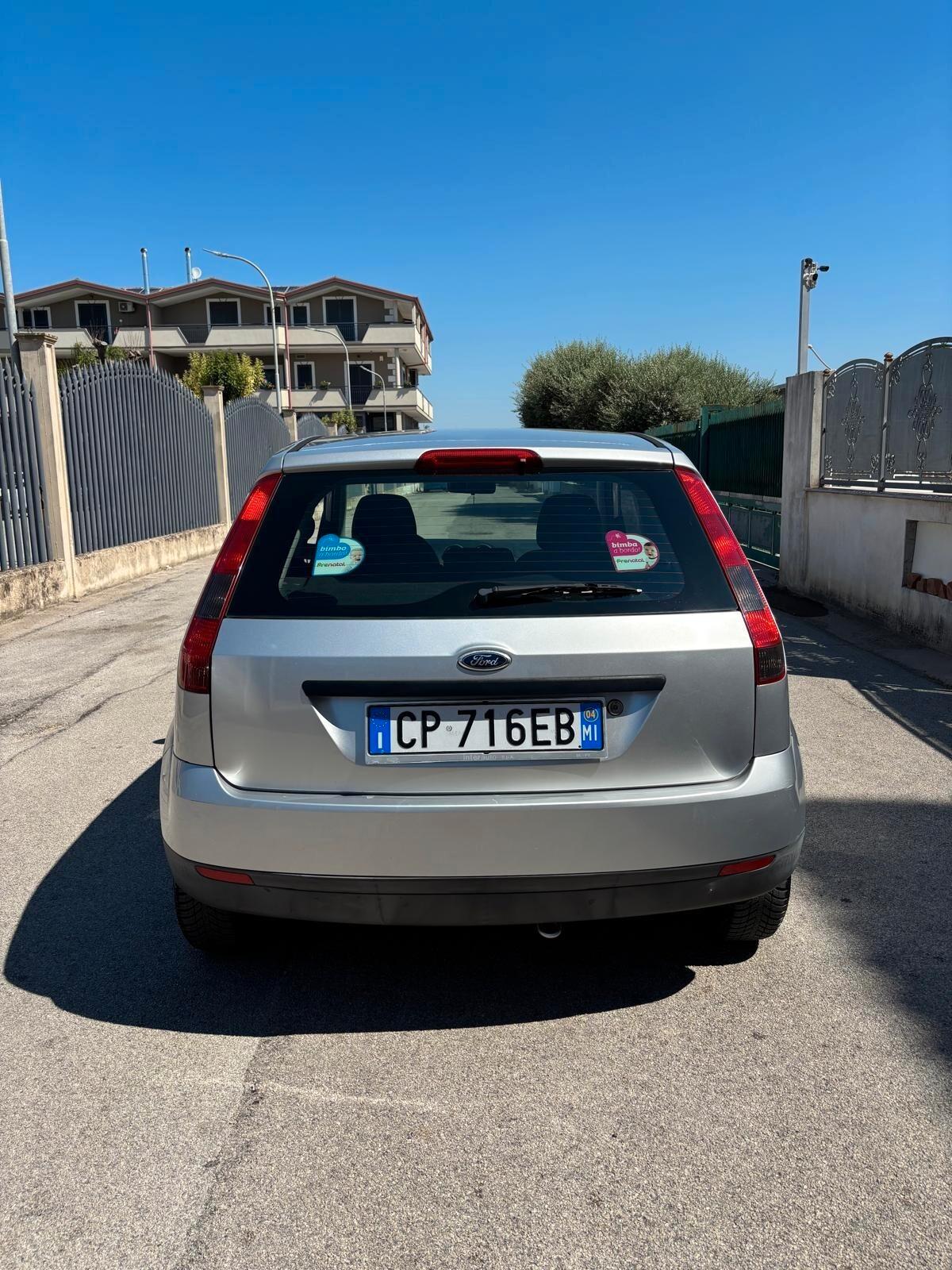 Ford Fiesta 1.4 16V 5p. Ghia ANNO 2004
