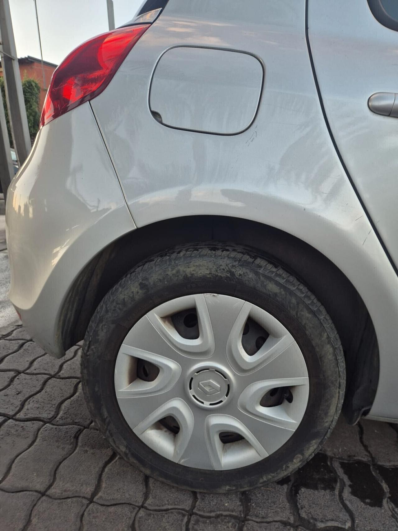 Renault Clio 1.2 69 cv GPL yahoo