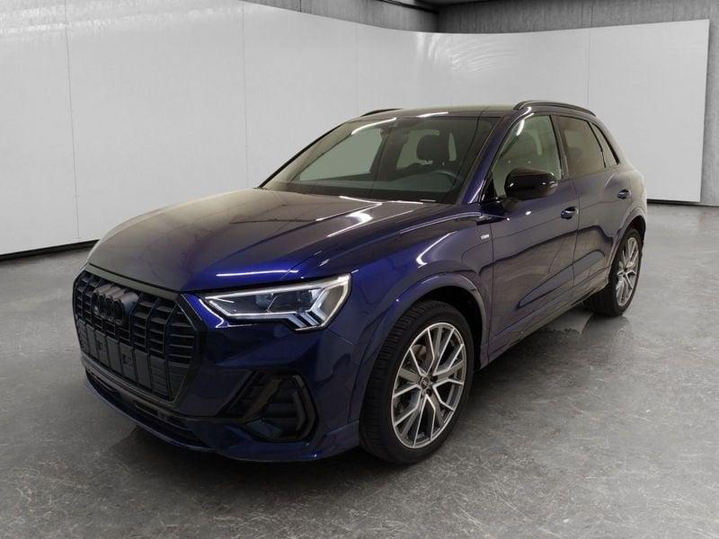 Audi Q3 35 2.0 tdi Identity Black s-tronic