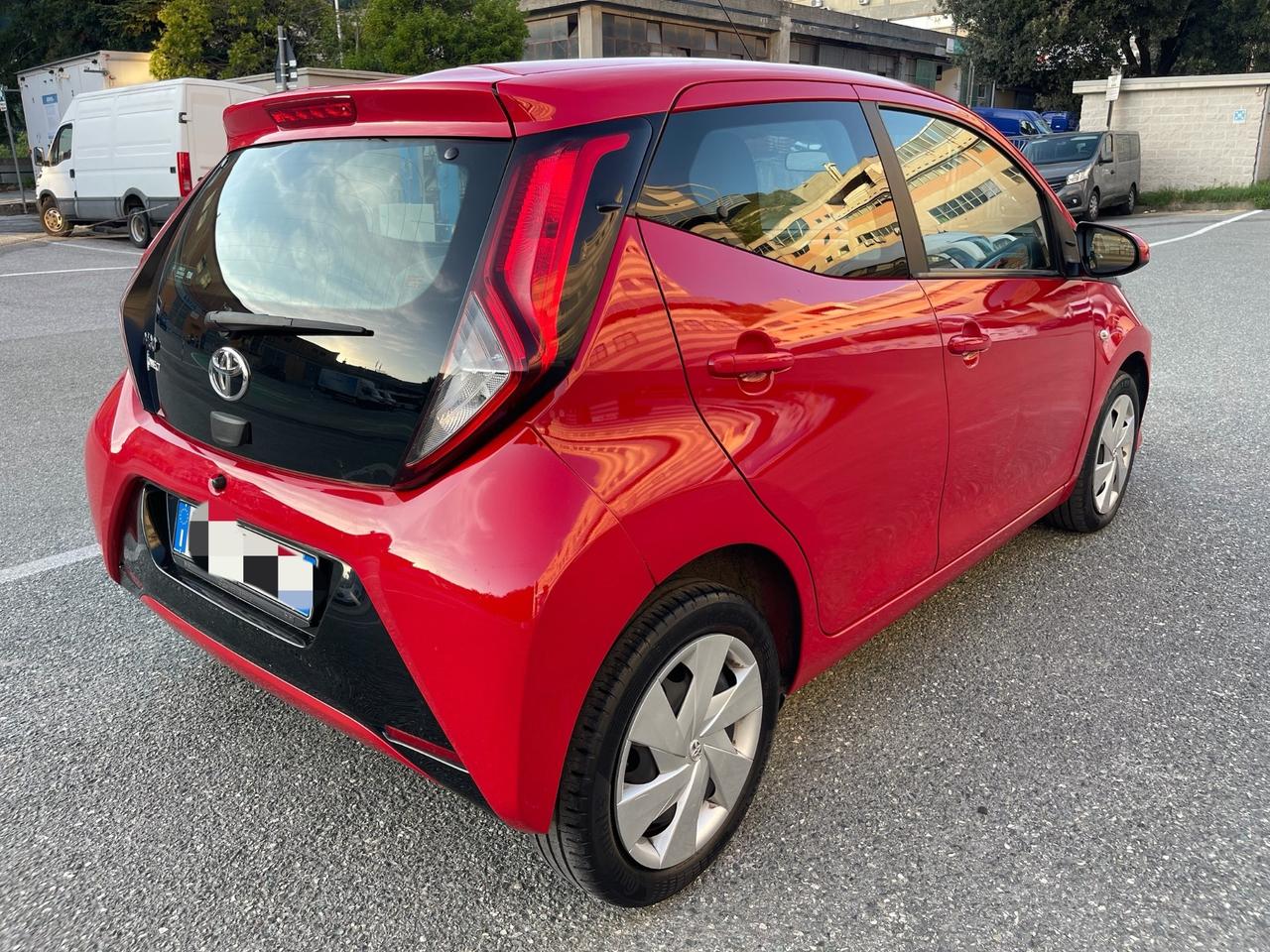 Toyota Aygo 1.0BENZINA 72 CV 5 porte / E6 - NEOPATENTATI