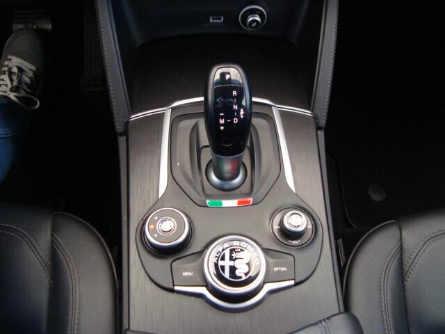 Alfa R. Stelvio 2.2 T.Diesel Executive rwd 190cv AT8 my19