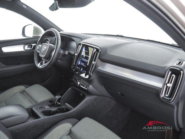 VOLVO XC40 T5 Recharge Plug-in Hybrid Plus Bright auto