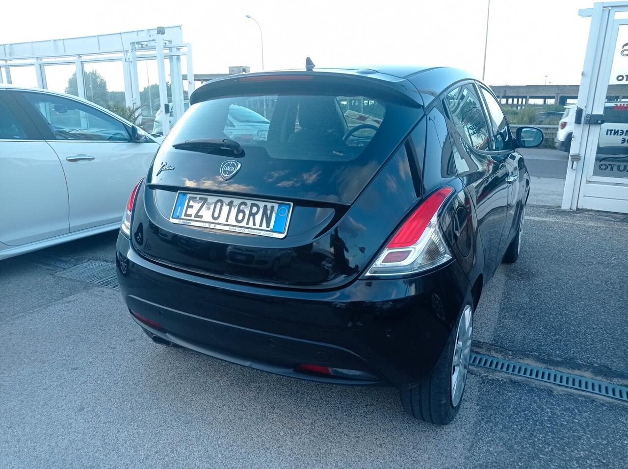 Lancia Ypsilon 1.2 69 CV 5 porte GPL Ecochic Platinum