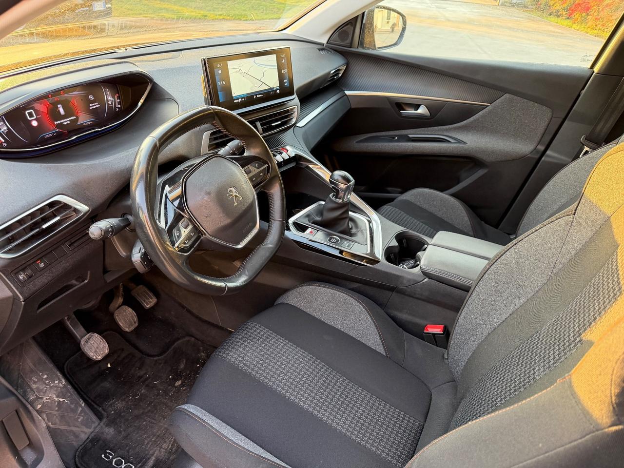 Peugeot 3008 BlueHDi 130 S&S EAT8 Active Pack