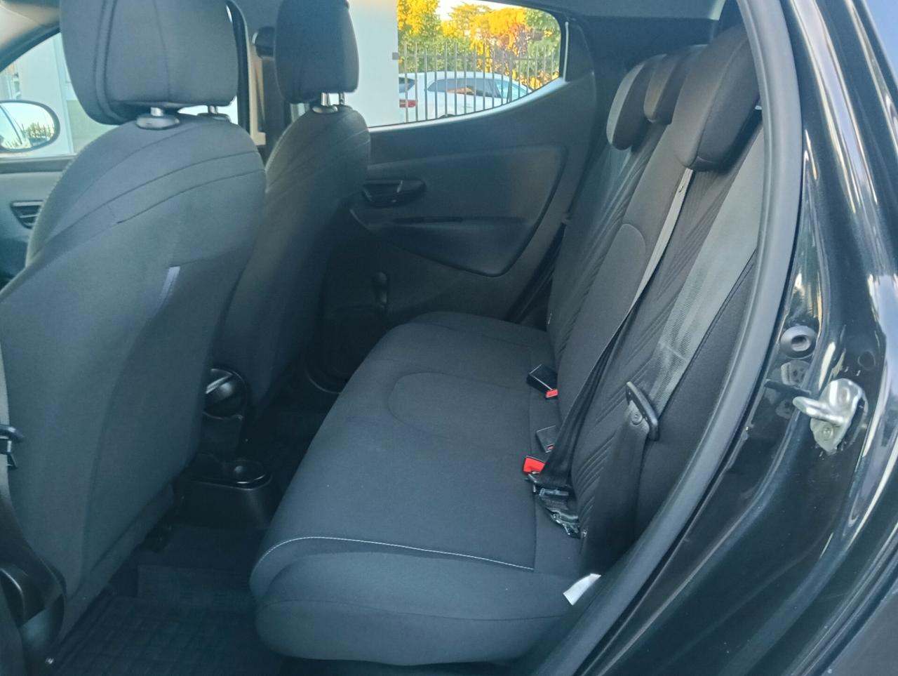 Lancia Ypsilon 1.0 FireFly 5 porte S&S Hybrid Gold Nessun vincolo finanziario