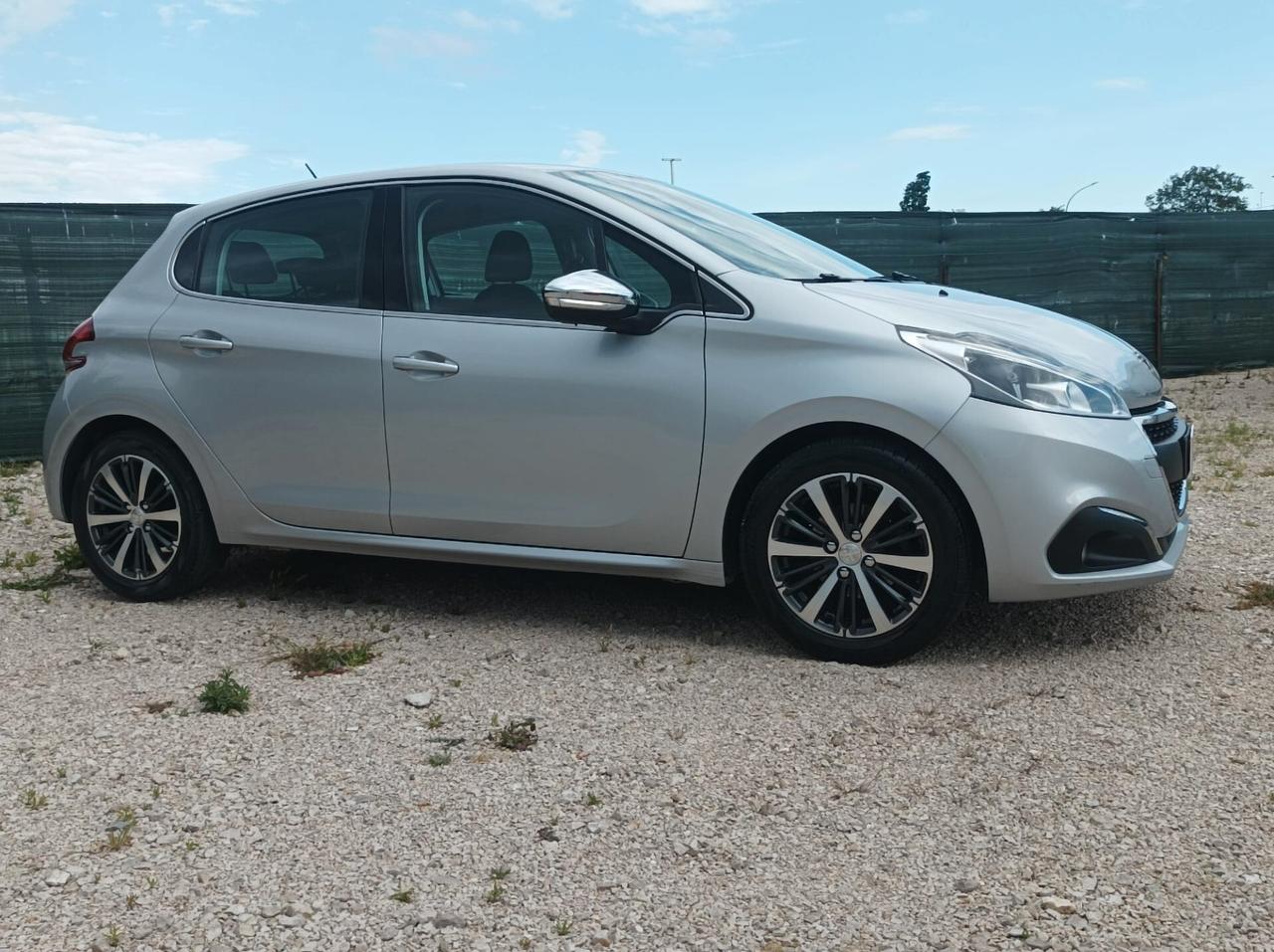 Peugeot 208 BlueHDi 75 5 porte Allure