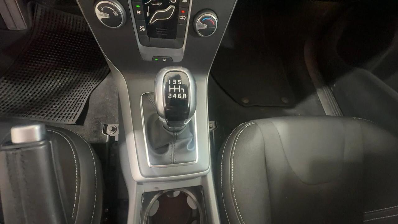 Volvo V40 T2 Business Plus