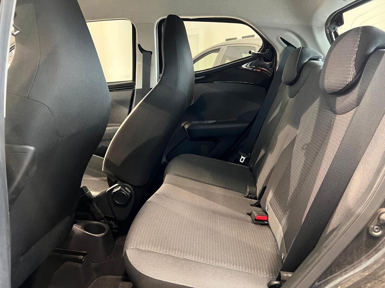 Toyota Aygo Connect 1.0 VVT-i 72 CV 5 porte x-play