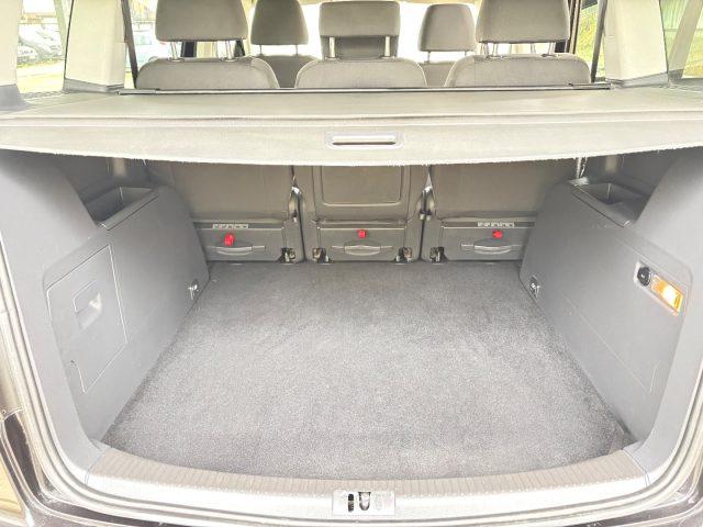 VOLKSWAGEN Touran 1.6 BENZINA FARI FENDI CERCHI IN LEGA OK NEOP