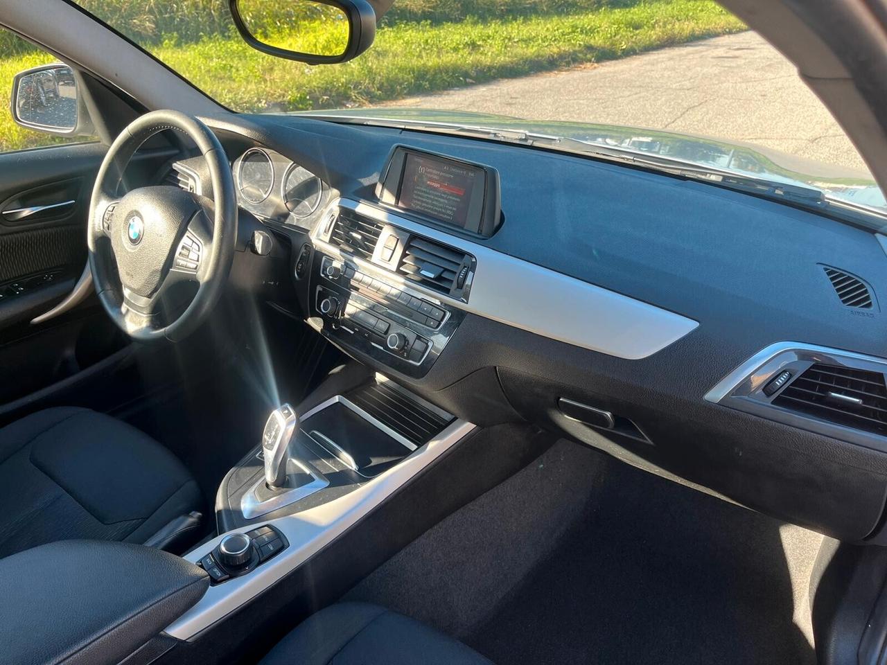 Bmw 118 118d 5p. Urban