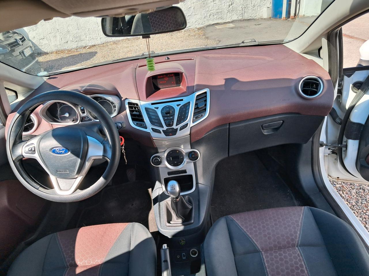 Ford Fiesta 1.4 5 porte Bz.- GPL Titanium
