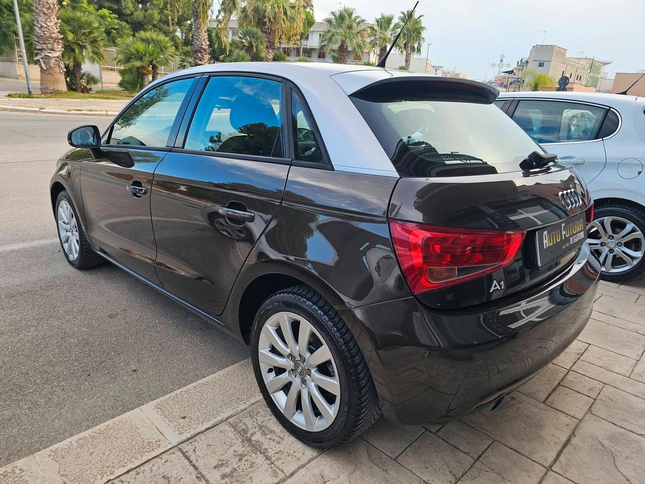 AUDI A1 SPB 1.6 TDI 90CV AMBITION BICOLOR