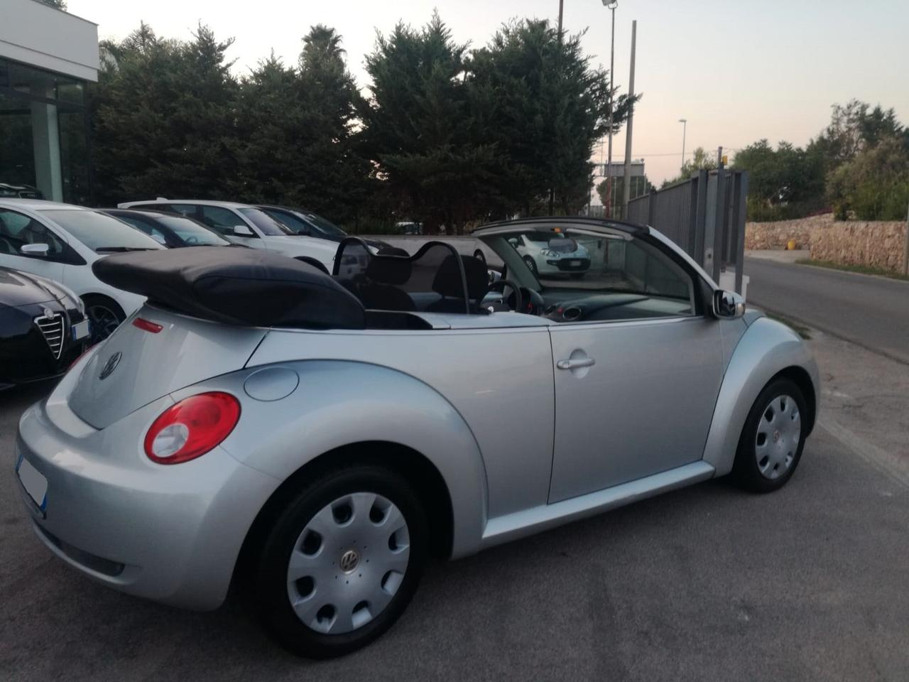 Volkswagen New Beetle 1.4 Cabrio Cappotta Elettrica