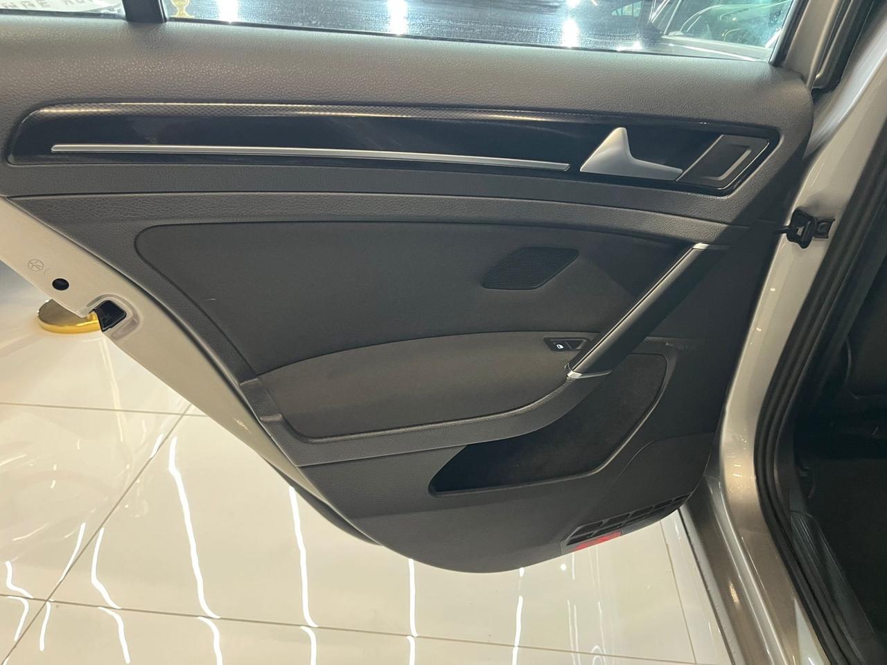 Volkswagen Golf 1.6 TDI 5p. Highline BlueMotion Technology OK NEOPATENTATI