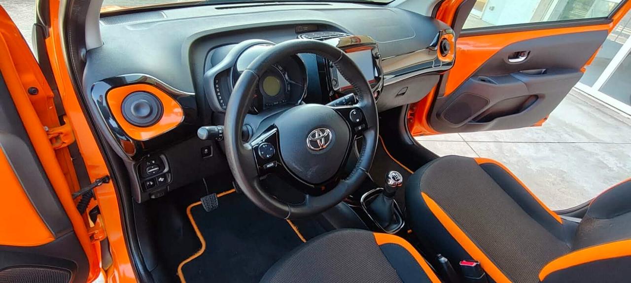Toyota Aygo 1.0 72 CV x-wave orange KM 27000