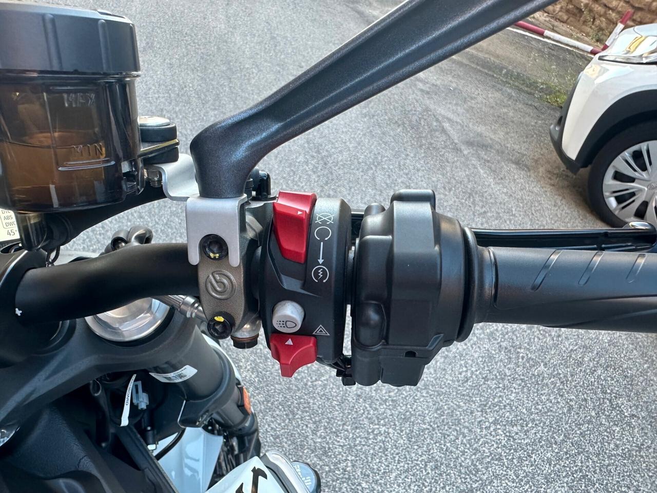 Ducati Monster 937 04/24 KM.6020 UNIPRO.