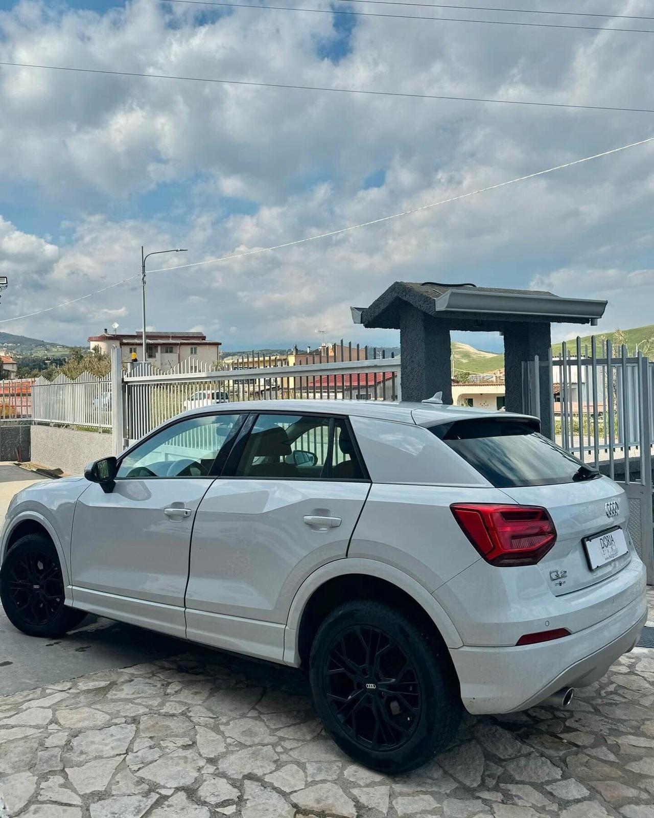 Q2 1.6 TDI S-Line