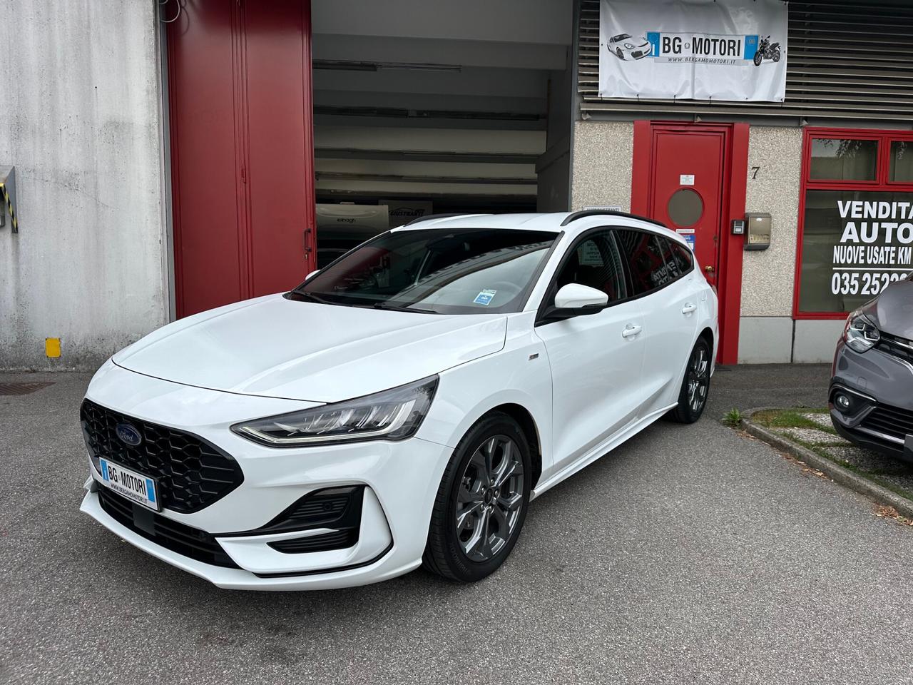 Ford Focus SW 1.0 ecoboost hybrid ST-Line 125cv ok neopat.