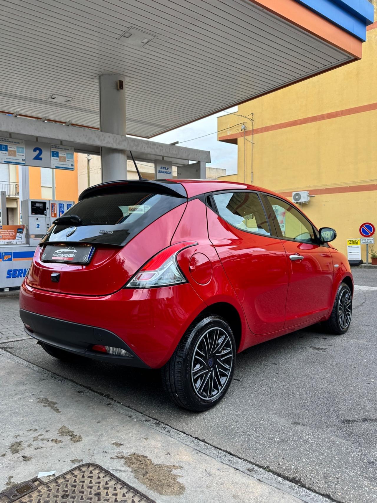 Lancia Ypsilon 1.0 FireFly 5 porte S&S Hybrid Gold Plus