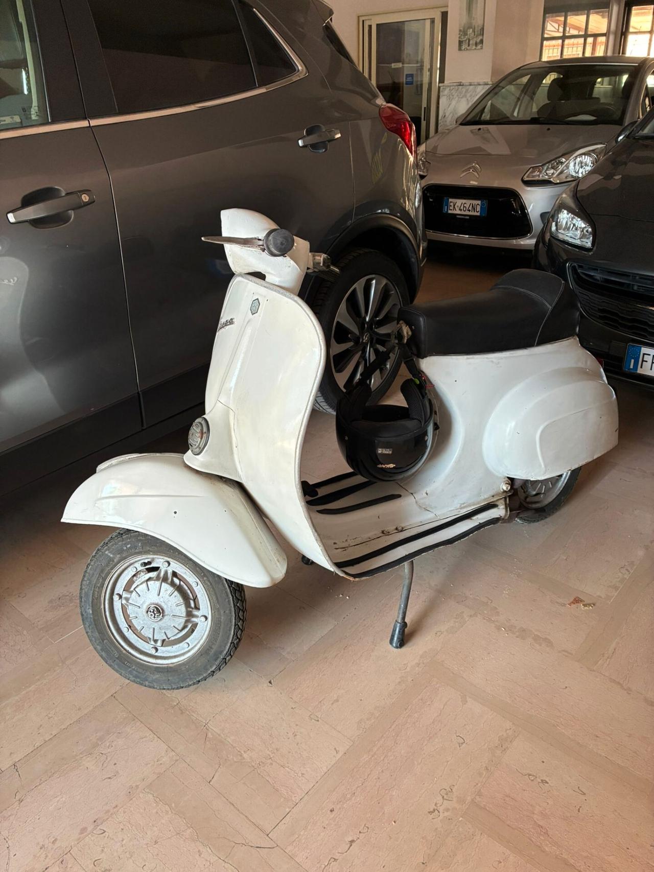 Piaggio Vespa 50 Special faro tondo -1964