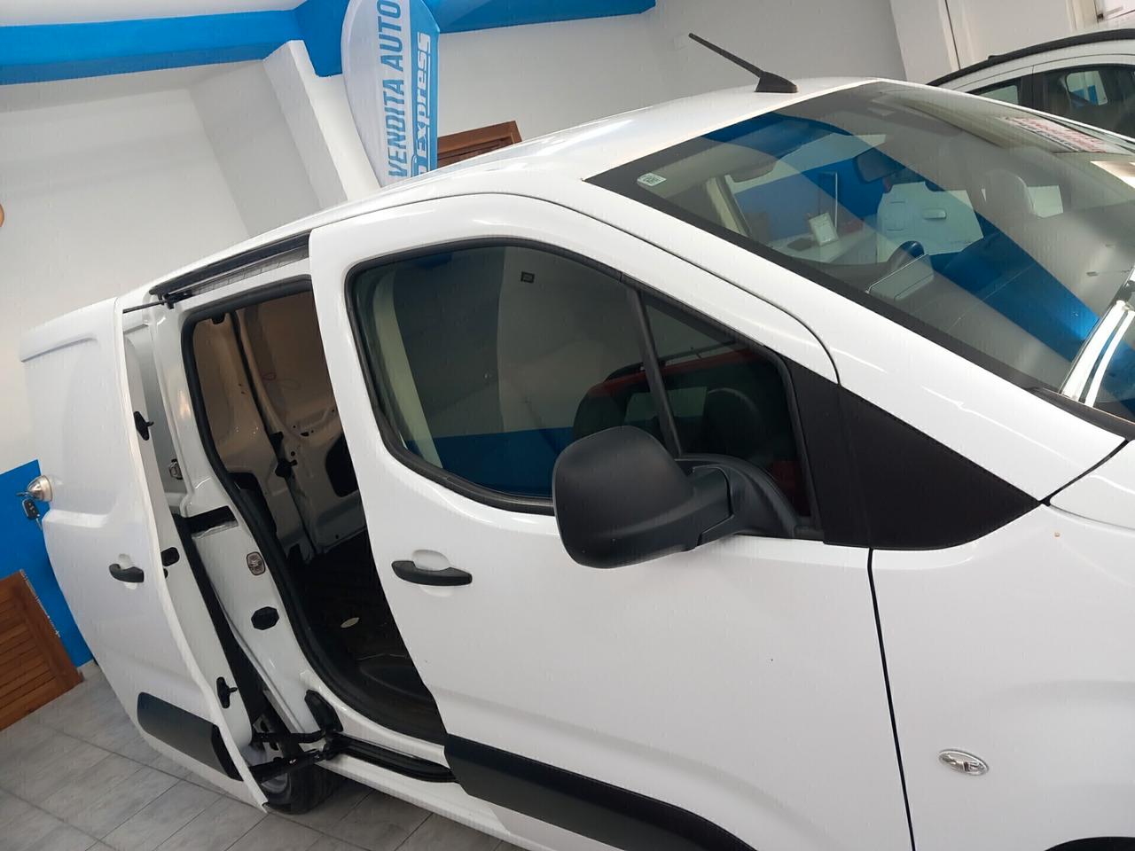 Citroen Berlingo anno 2019 automatica 1.5 diesel 172 mila km