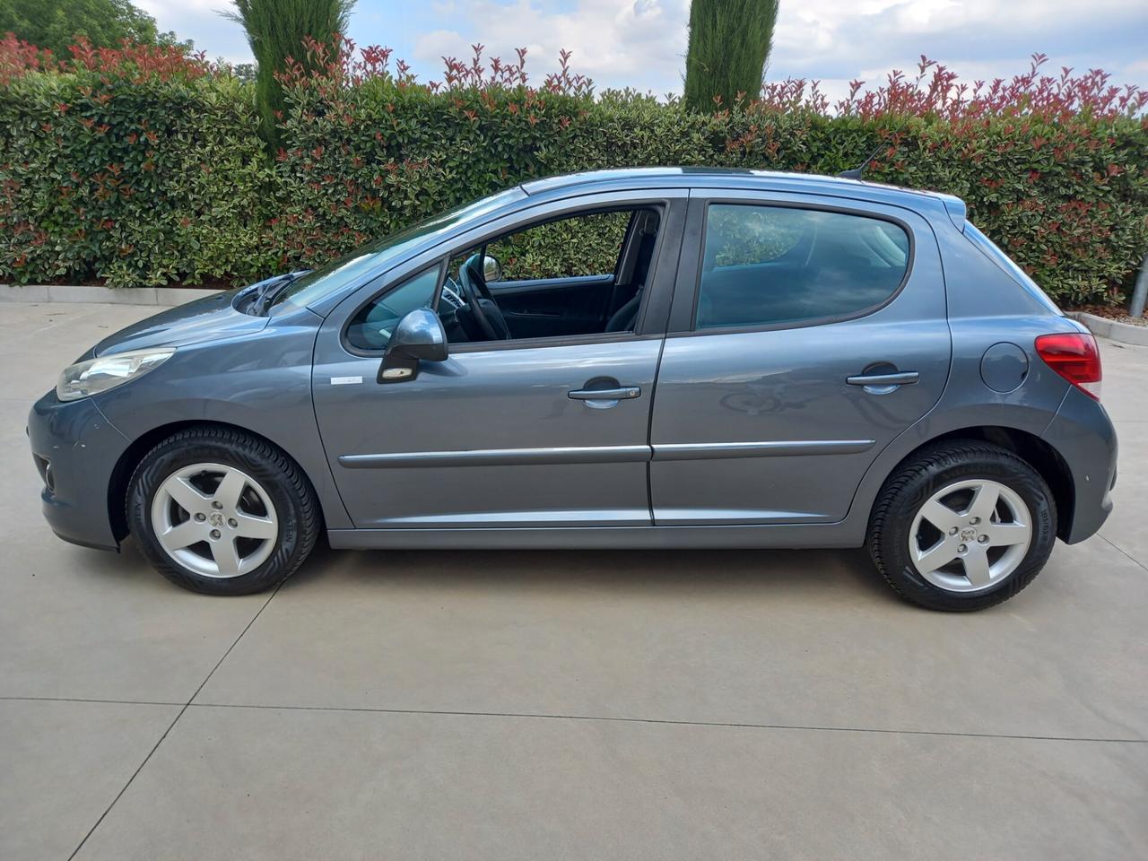 Peugeot 207 1.4 HDi 70CV 5p. Millesim 200