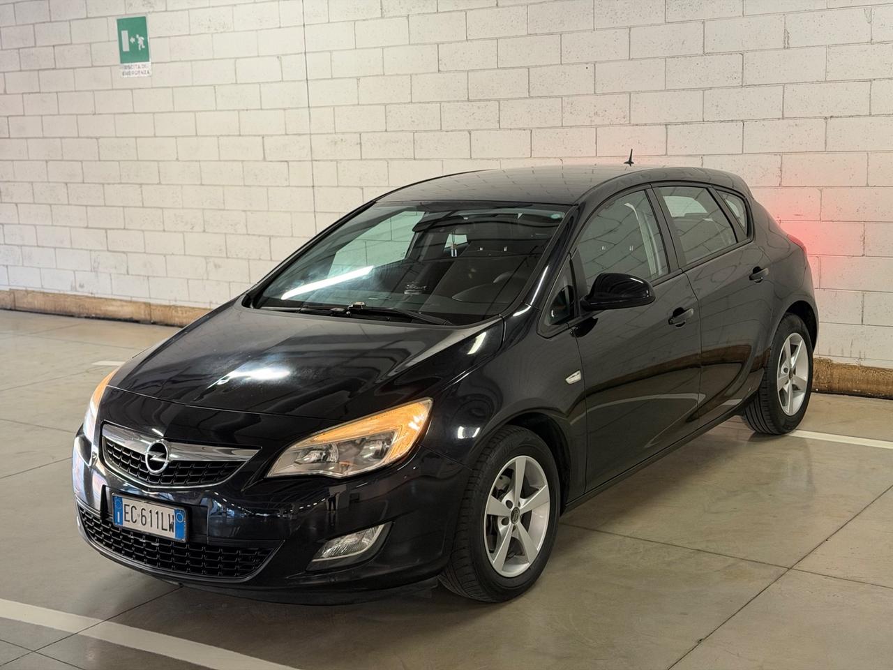 Opel Astra 1.6 115CV 5 porte Cosmo automatico