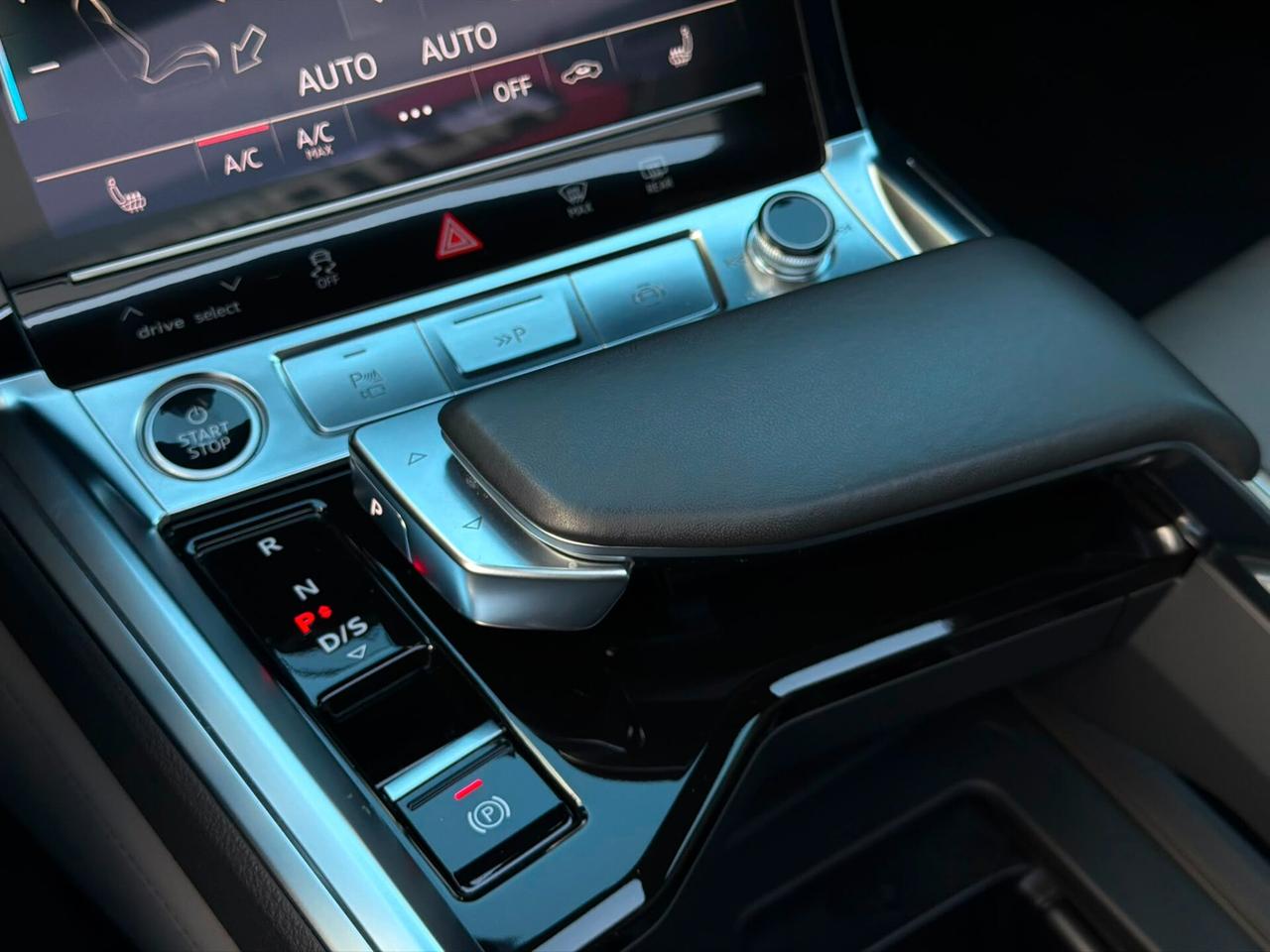 Audi Q8 e-tron SPB 55 quattro S line edition
