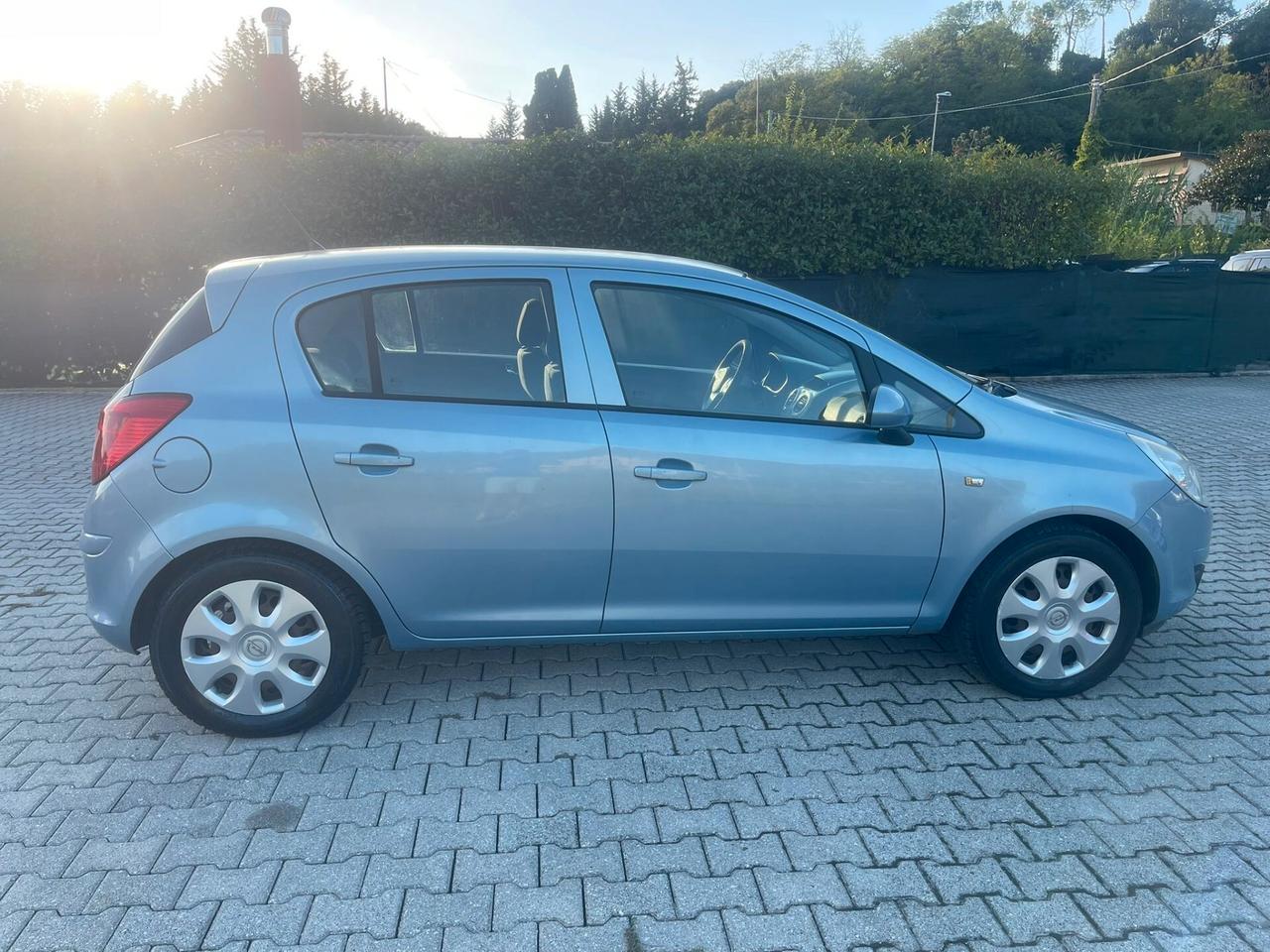 Opel Corsa 1.2 5 porte Easytronic Cosmo