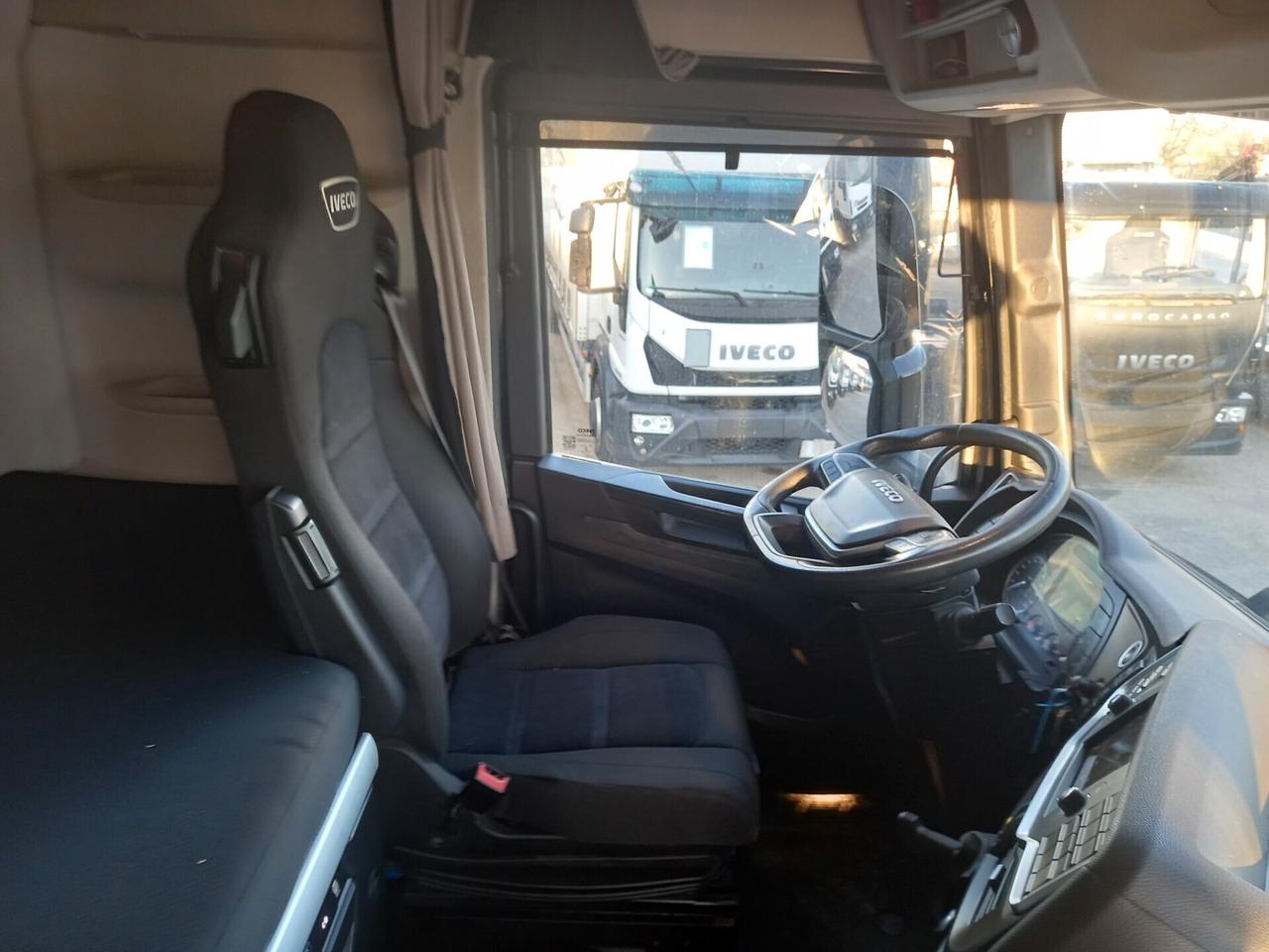 IVECO AS440ST / S-WAY 570 (C10)