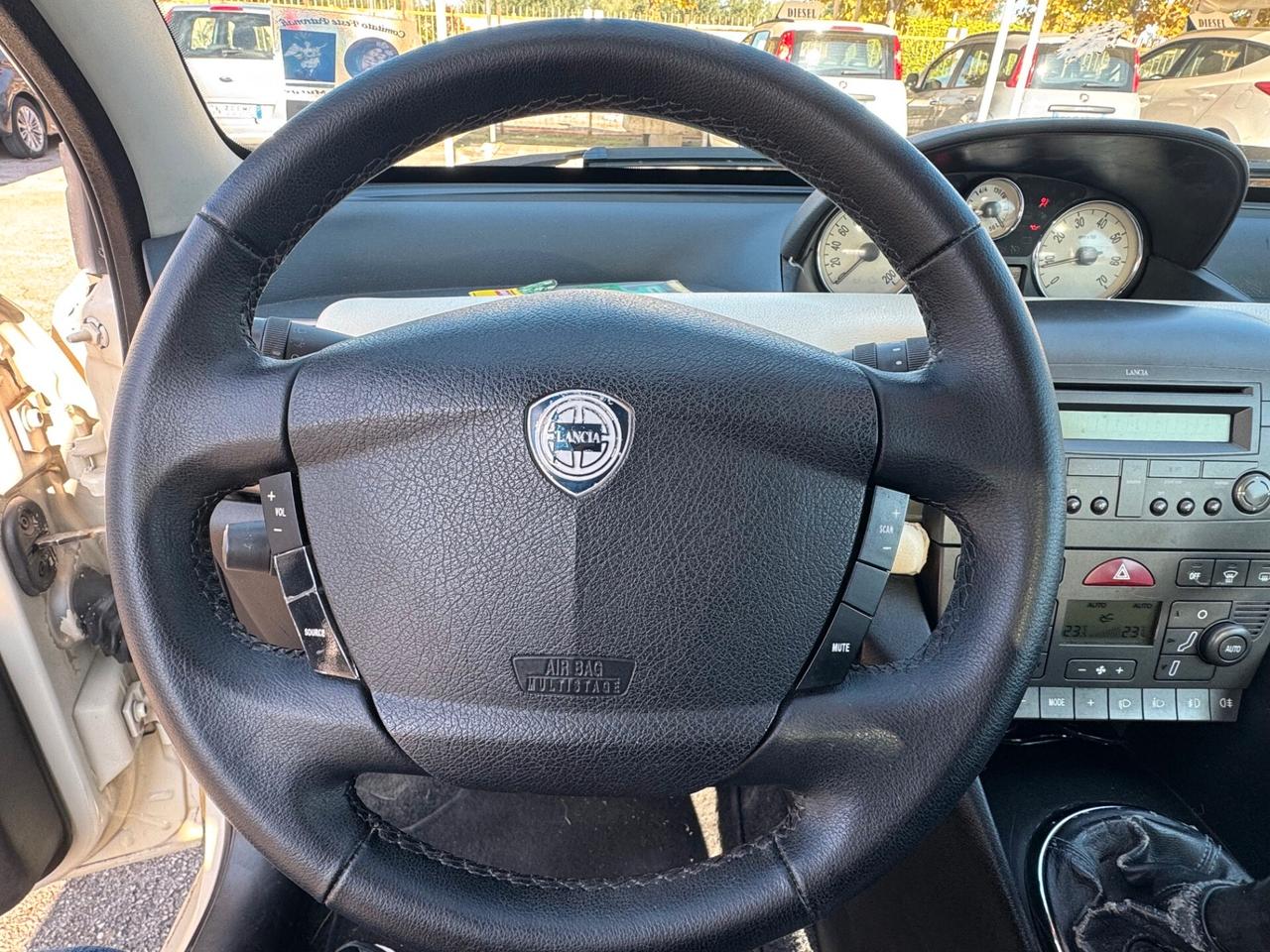 LANCIA YPSILON 1.3 MJ 70 CV. PLATINO TETTO+CERCHI