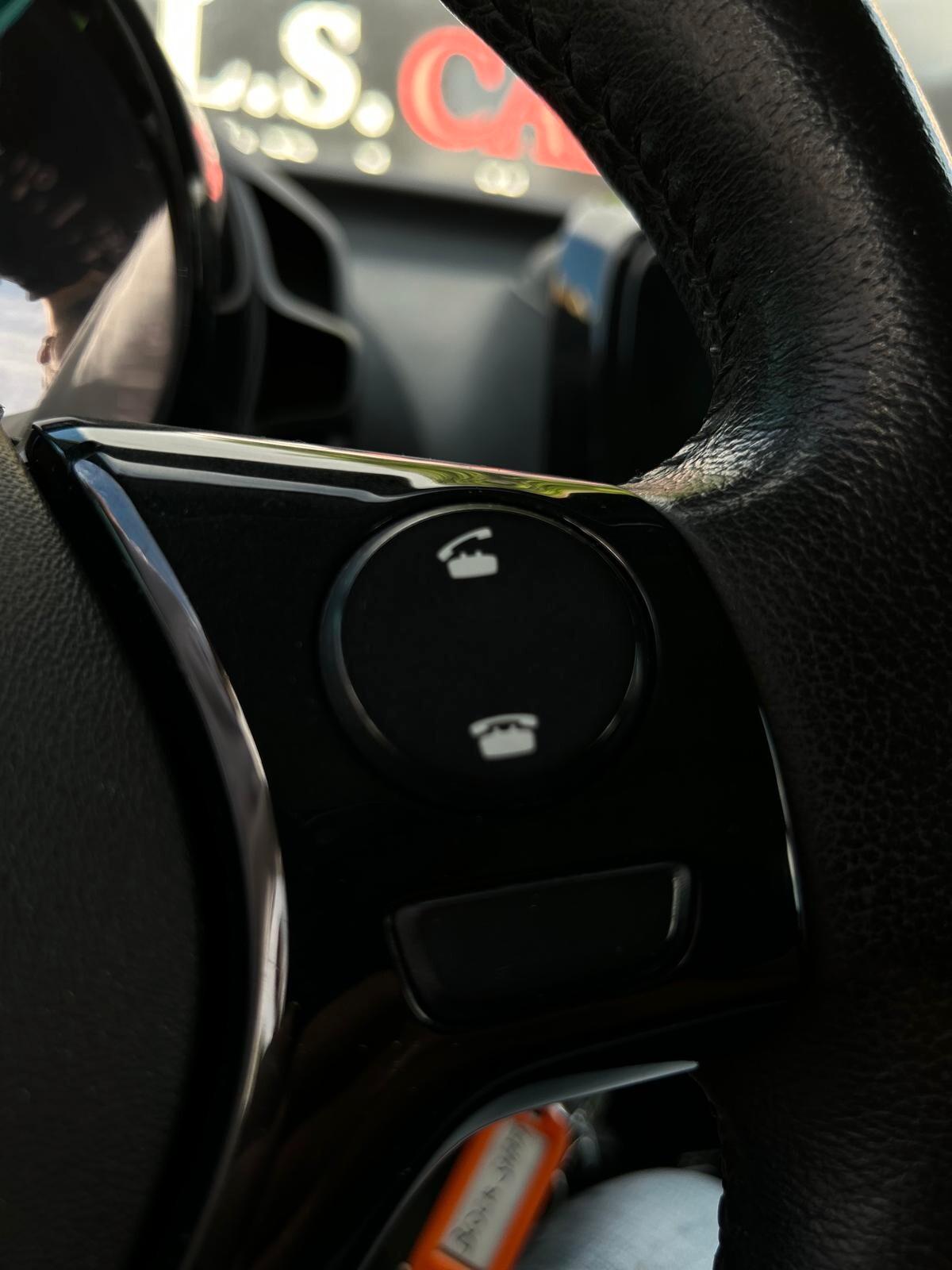 Citroen C1 1.0 benzina 68 ETG 5 porte Shine