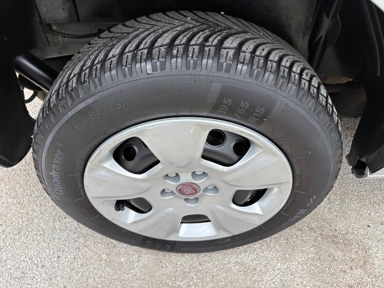 Fiat Doblò 1.6 MJT furgone con 5 posti